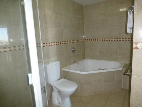 The Oasis Apartments - Accommodation Guide 19