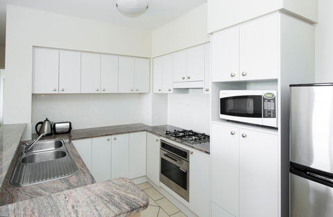 The Oasis Apartments - Accommodation Guide 11