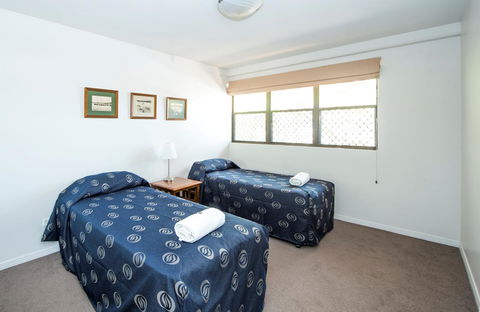 The Oasis Apartments - Accommodation Guide 14