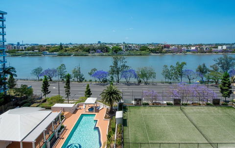 The Oasis Apartments - Accommodation Guide 15