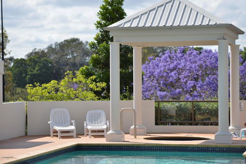 The Oasis Apartments - Accommodation Guide 3