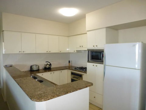 The Oasis Apartments - Accommodation Guide 16