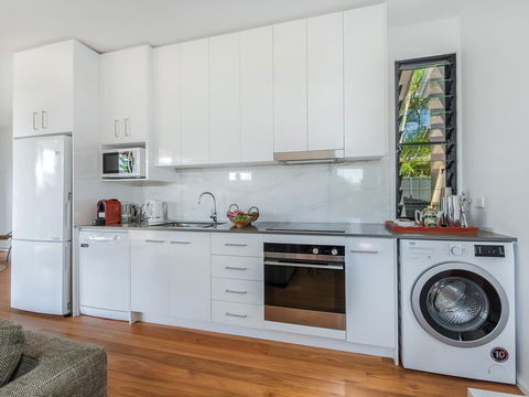 Sam's Buderim Mountain Guest House - Accommodation Guide 4