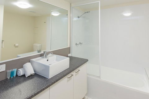 Miami Beachside Holiday Apartments - Accommodation Asia 25