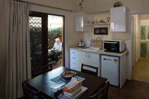 Pale Pacific Holiday Units - Accommodation Guide 26