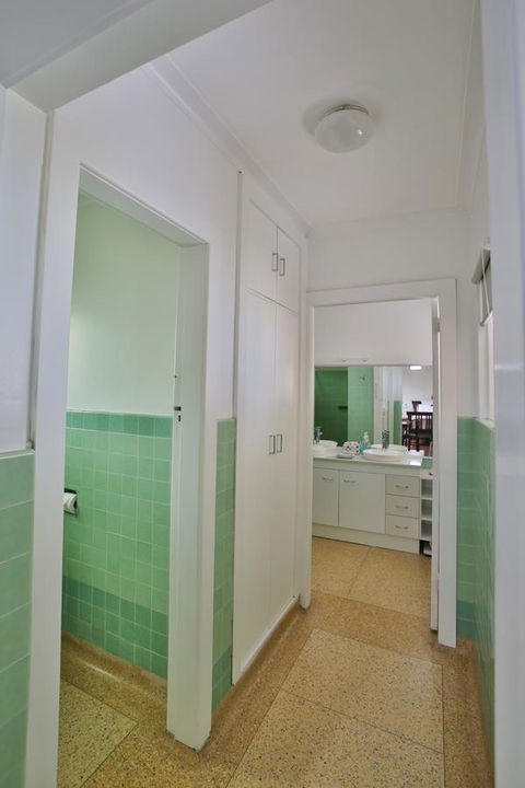 Pale Pacific Holiday Units - Accommodation Guide 29