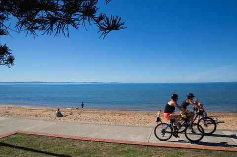 Pale Pacific Holiday Units - Accommodation Guide 4