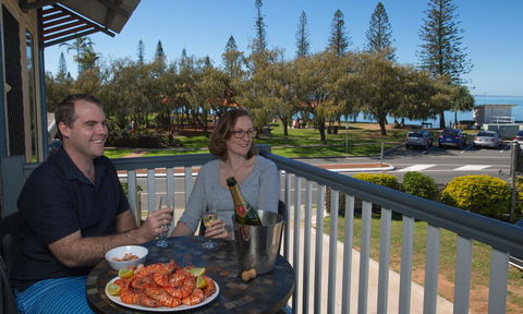 Pale Pacific Holiday Units - Accommodation Guide 2