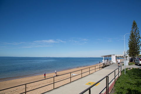 Pale Pacific Holiday Units - Accommodation Guide 3