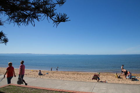 Pale Pacific Holiday Units - Accommodation Guide 5