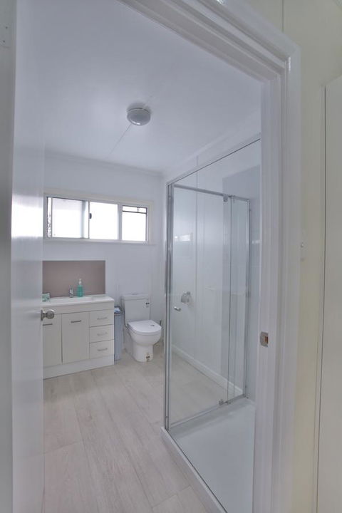 Pale Pacific Holiday Units - Accommodation Guide 31