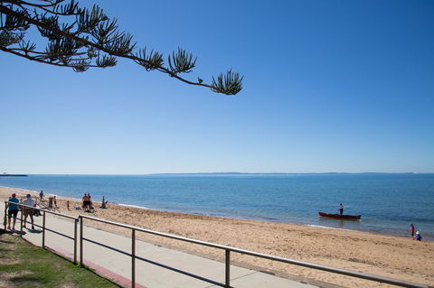 Pale Pacific Holiday Units - Accommodation Guide 6