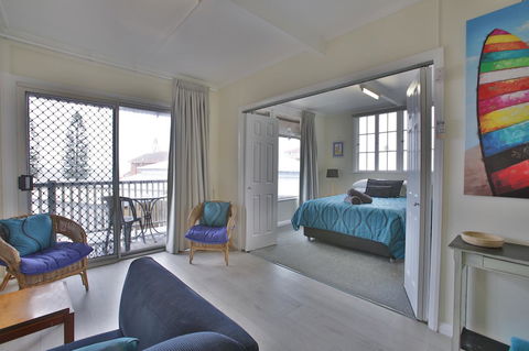 Pale Pacific Holiday Units - Accommodation Guide 24