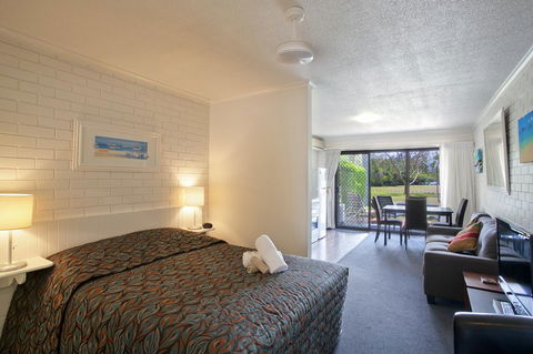 Regency Waterfront Noosa - Accommodation Asia 10