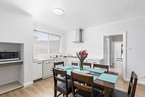 Wattle Grove Villa - Accommodation Asia 0