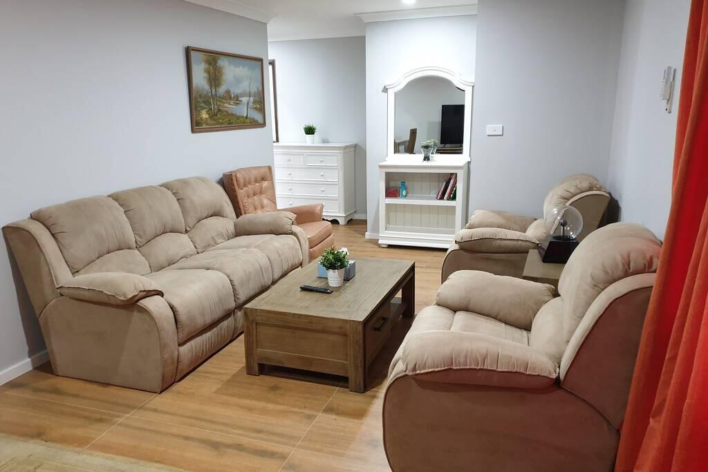 Erskine Park NSW Accommodation Asia