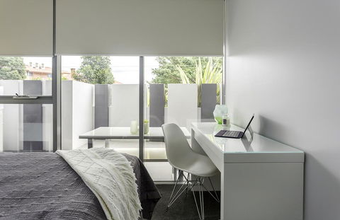 Well-Appointed 3 Bedroom, 2 Bath, Parking & Pool - Accommodation Guide 2