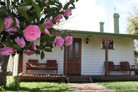Westbury Gingerbread Cottages - Accommodation China 0