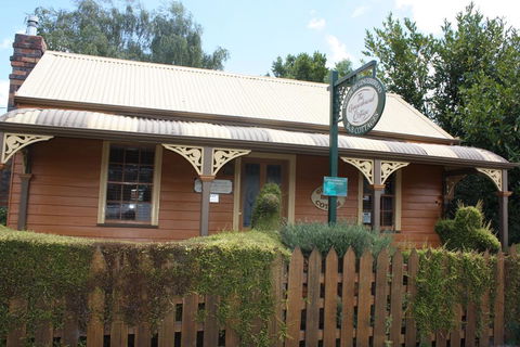 Westbury Gingerbread Cottages - Accommodation China 2
