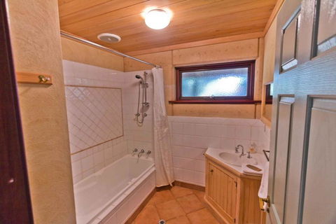 Westwood Cottage - Accommodation Asia 3