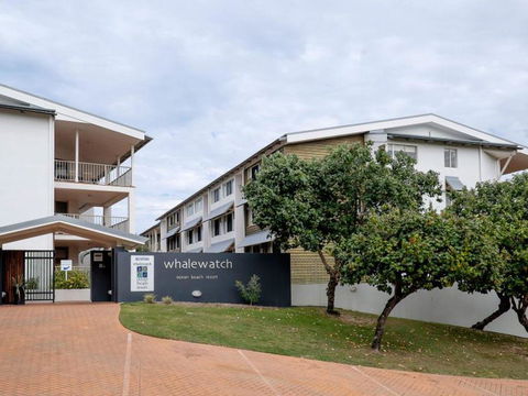 Whale Watch 40 - Accommodation Asia 0
