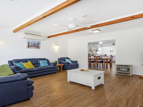 Whispering Waves - Relaxing Beach House - Accommodation Asia 2
