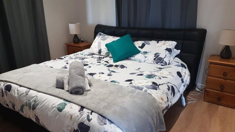 White Cedar Cottage - Accommodation Guide 3