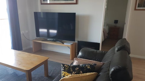 White Cedar Cottage - Accommodation Guide 2