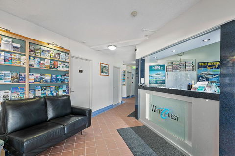 White Crest  Apartments - Accommodation Asia 3