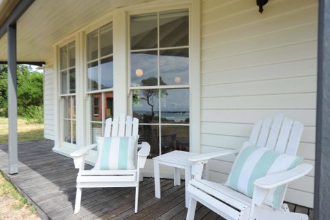 White Shell Cottage - Accommodation Guide 0
