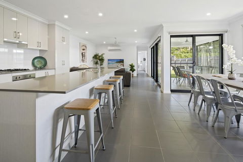 Whitsunday Family Escape - Accommodation Asia 0