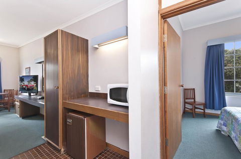 William Dutton Motel - Accommodation Asia 2