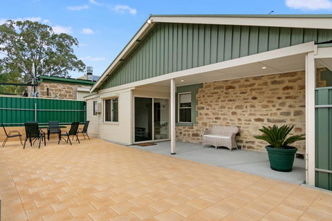 Williamstown Bed And Breakfast - Accommodation Asia 3