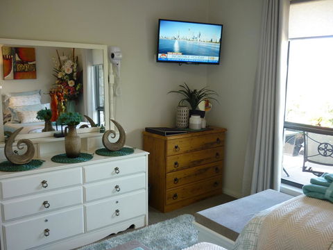 Willowbank Drive Bed & Breakfast - Accommodation Guide 2