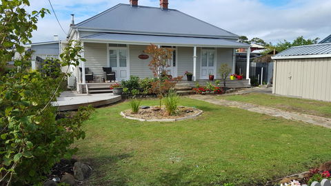 Windsor Cottage - Accommodation Asia 1