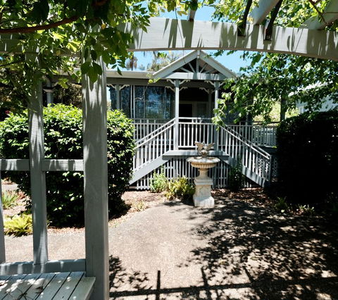 Wisteria Cottage 95 Main Western Road - Accommodation Asia 1