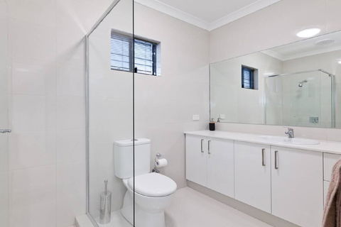 Woodlands - Home With A View - Accommodation Asia 2
