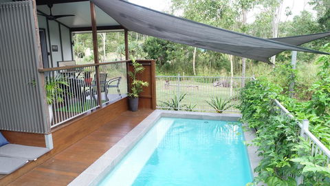 Woodwark Bay Retreat Airlie Beach - Accommodation Asia 1