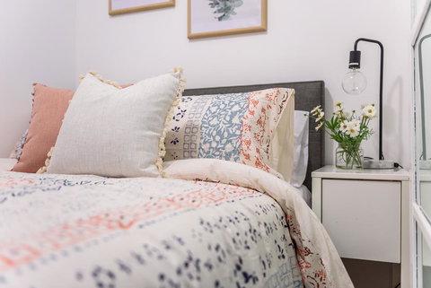 WOW Apartment On Flinders - Accommodation Guide 0