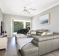 Wowly Waters - Pet Friendly - 1 Min Walk to Beach - Accommodation Asia