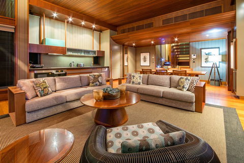 Yacht Club Villa - Accommodation Asia 1