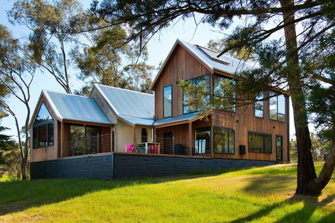 Yandoit Church - Accommodation Guide 1