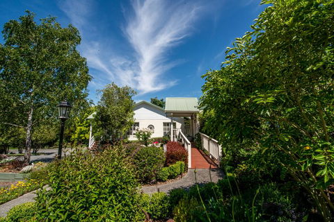 Yarra Gables - Accommodation Guide 0