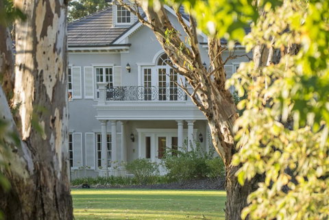 Yatahlia Manor Luxury Homestay - Accommodation Guide 1