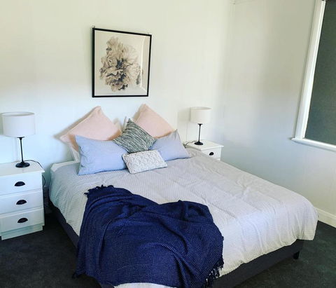 Yellow Door House Adelong - Accommodation Asia 2