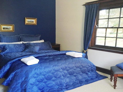 York Cottage - Grand Gate House And Enchanting Gardens - Accommodation Asia 3