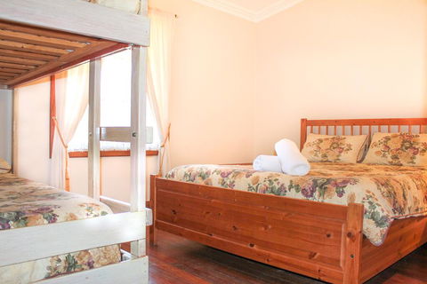 York Cottages And Burnley House - Accommodation Asia 2