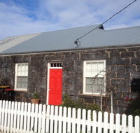 Young's Cottage - circa 1861 - Accommodation Guide