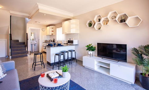 Your Home Here In Sydney - Accommodation Asia 0
