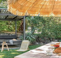 Your Luxury Escape - Den - 5min walk to Clarke's Beach - Accommodation Asia